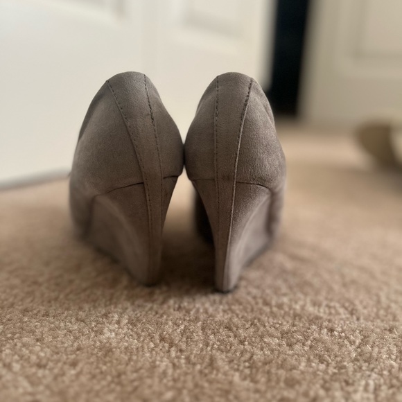Express Gray Suede Wedge Heel - Picture 3 of 4